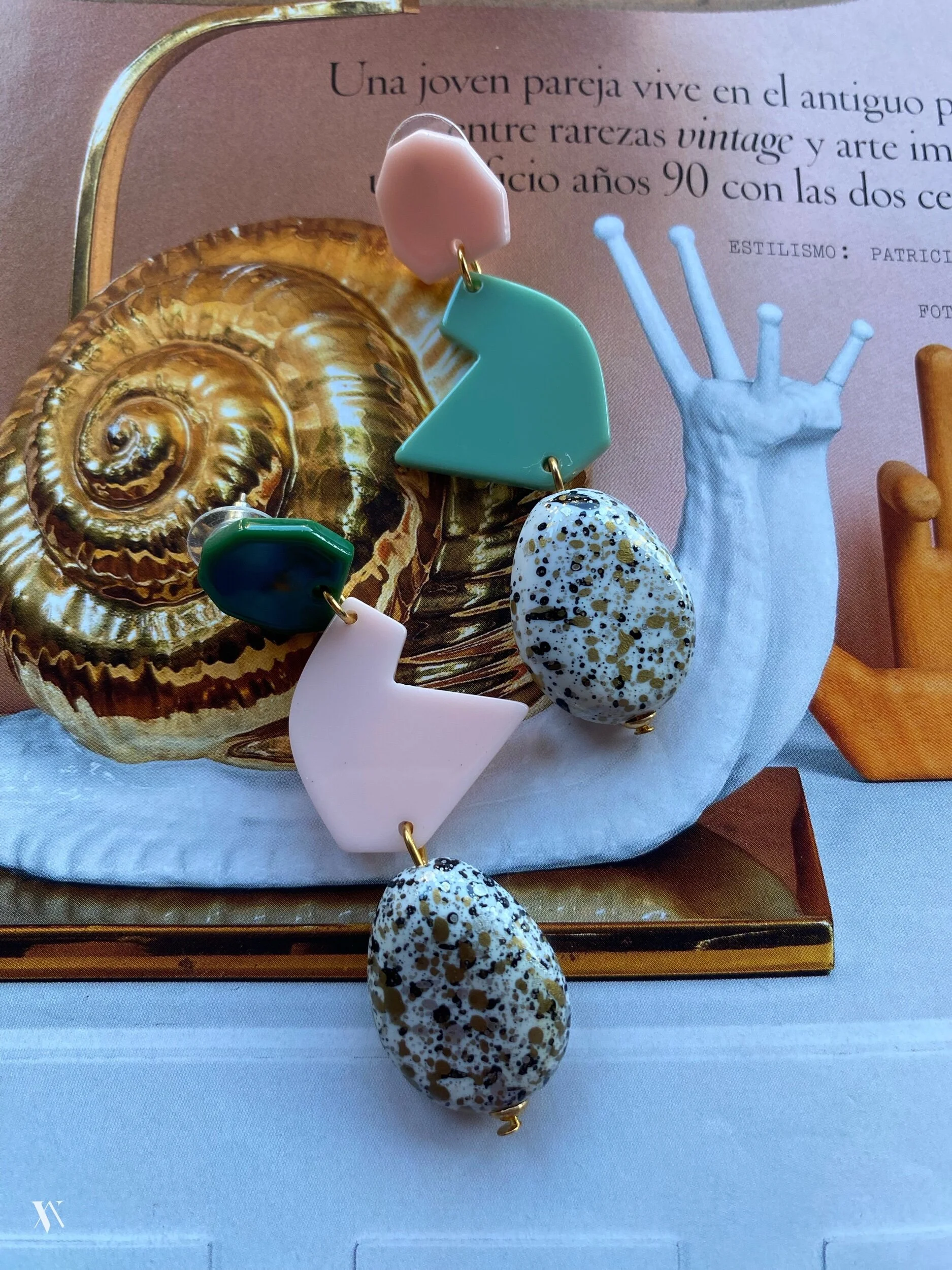 5DE498CB-66C7-4AA5-9ADE-5E651D7C7B8F