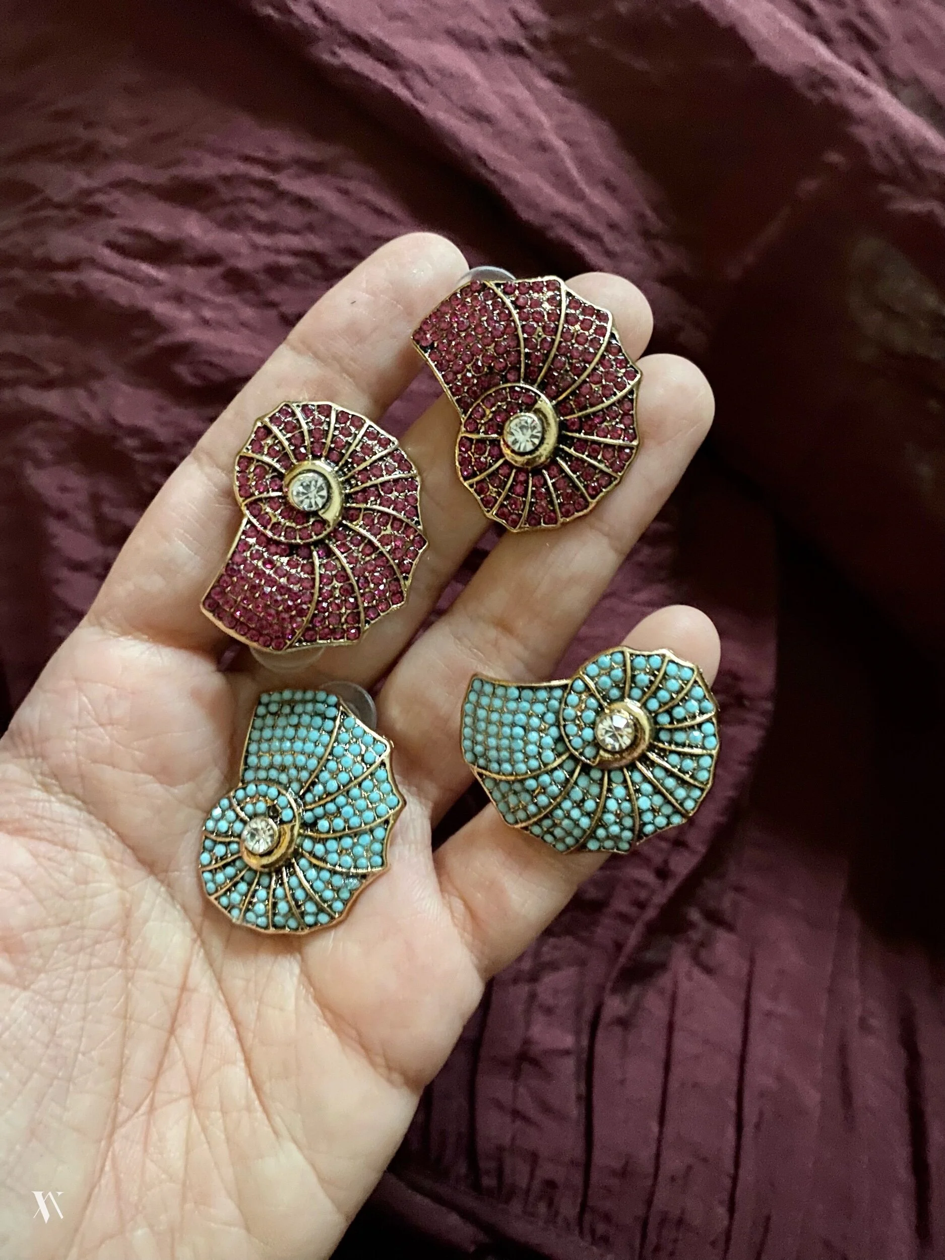 E8B5E9C7-5BC7-42FB-B1EE-17831923825D