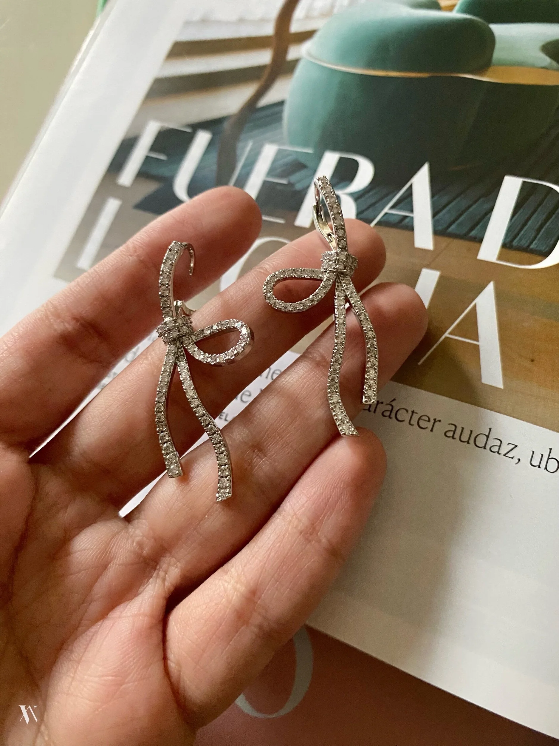 ECA37D40-5E6B-41BF-B9A6-8B544012CC5A