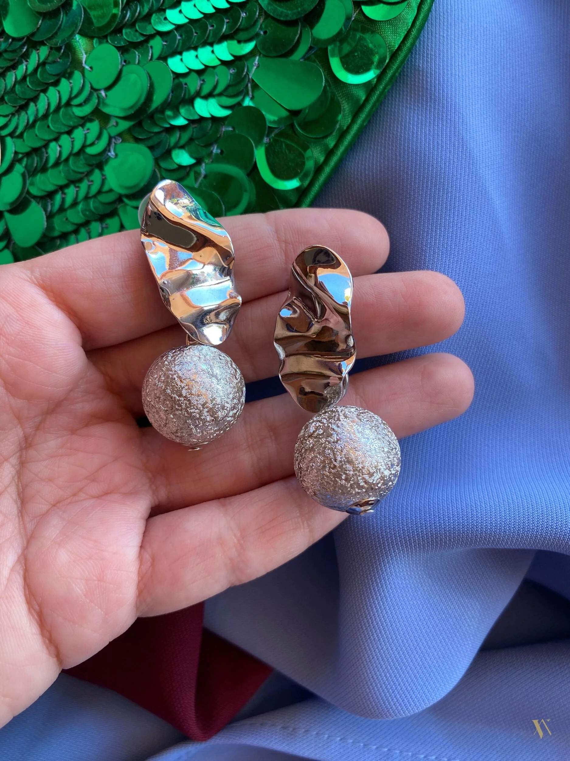 73A32E53-4867-4F05-8499-07CAF9E4188C