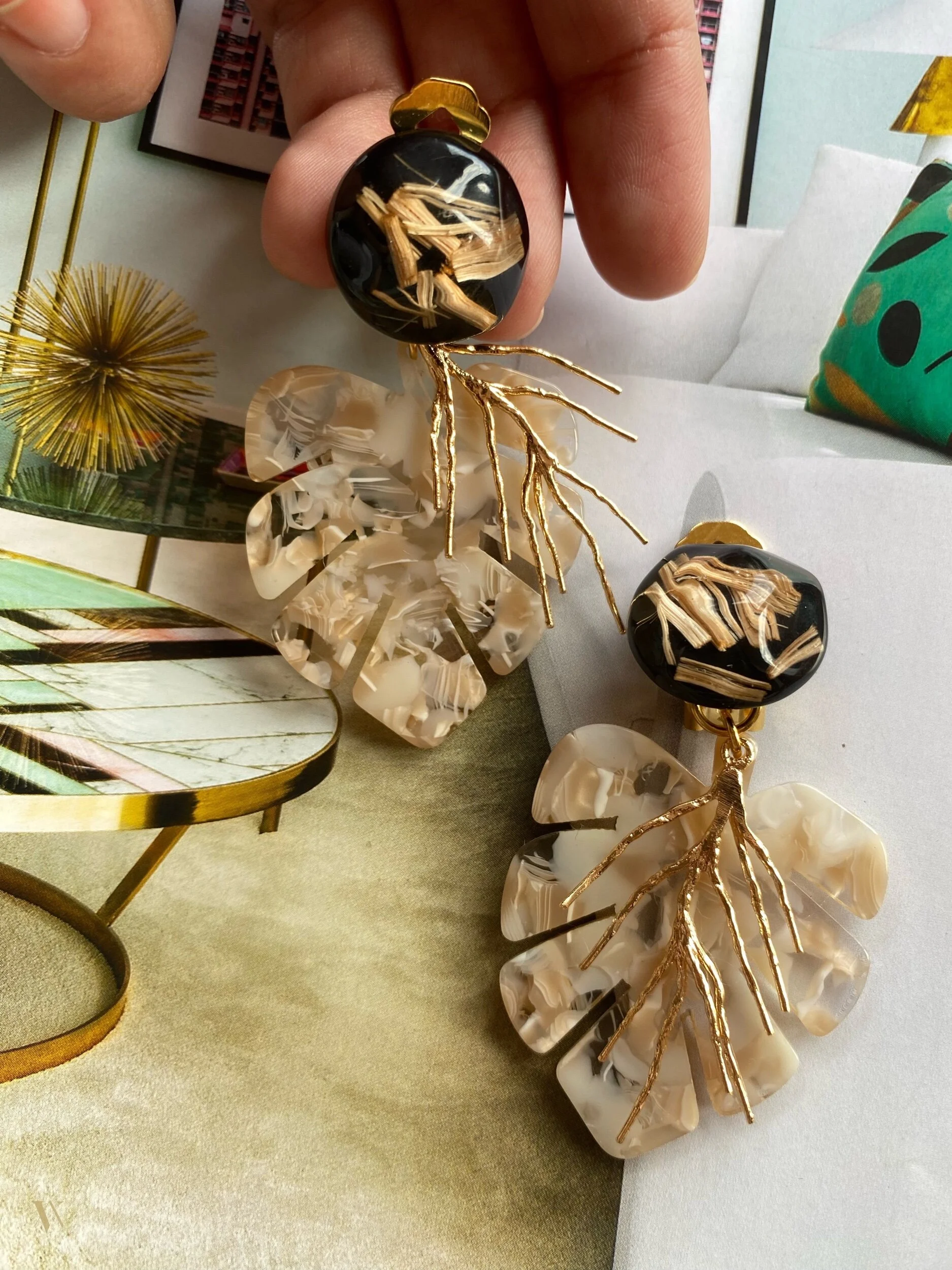 CFD502E4-1689-40CD-9849-20C635A3B52D