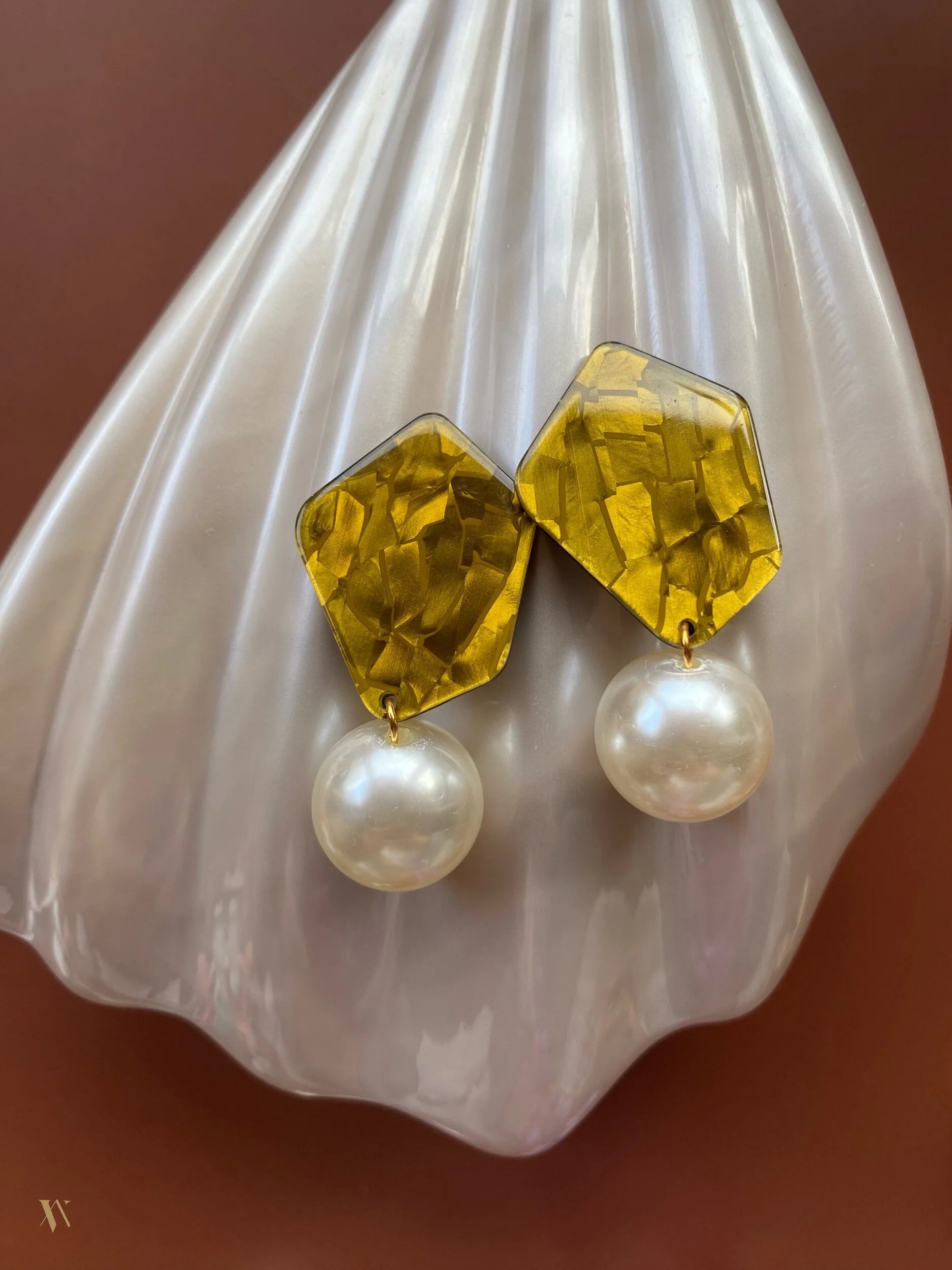 B37F8AE5-3F38-4053-B386-1BCB83C51168