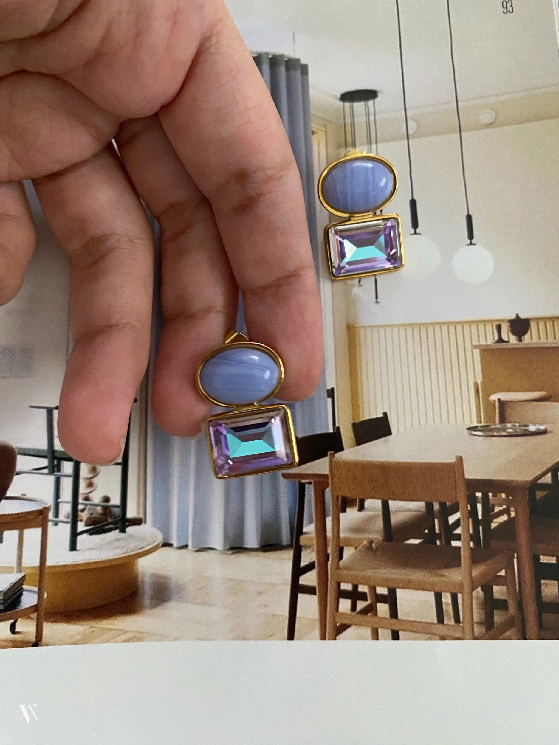 A8879EF4-FF5B-4E56-8E26-1965F39F53FB