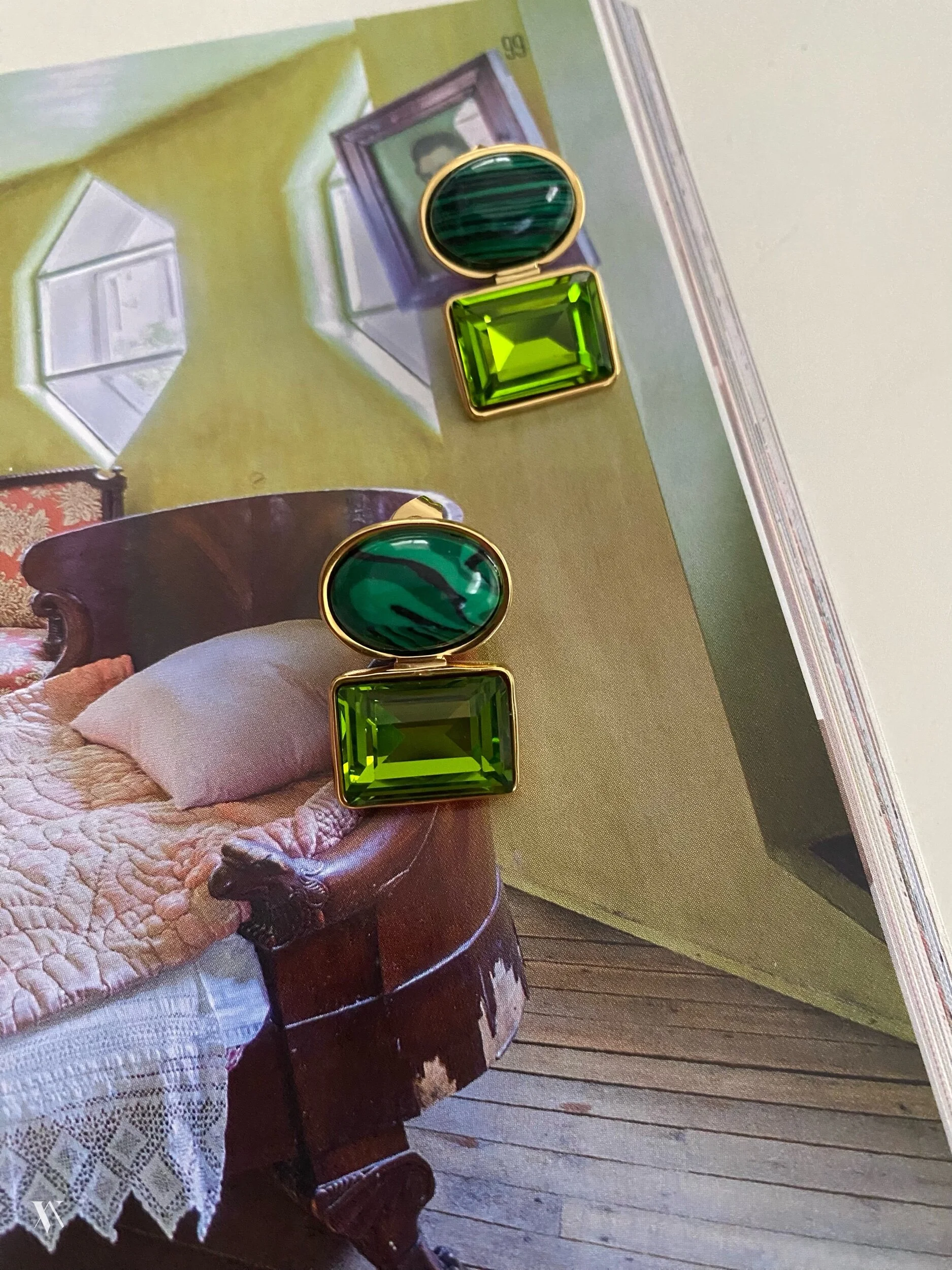 B98C8564-89B4-4899-8B5A-E4DA932299ED