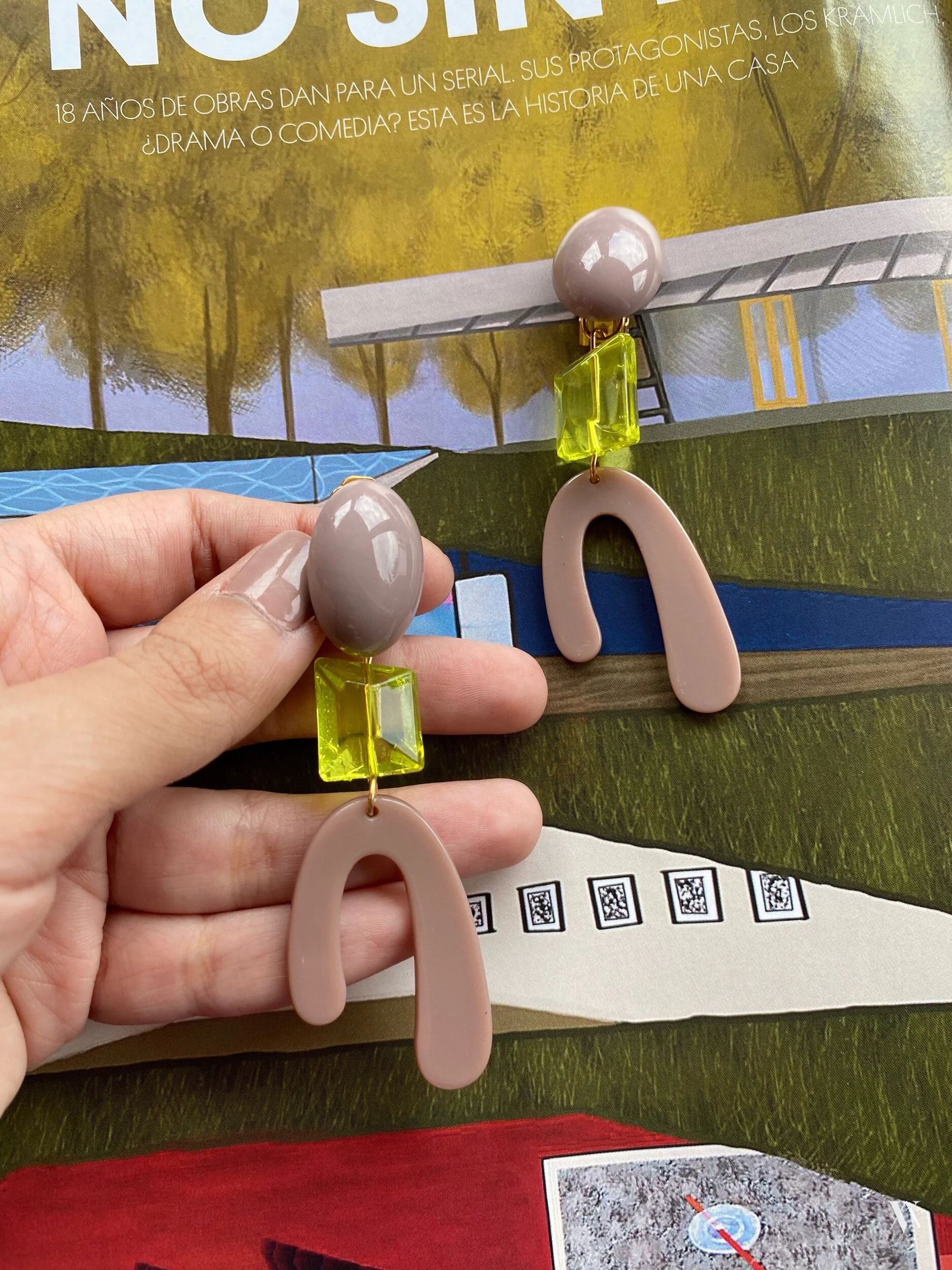 DB752A2F-12F8-4ECD-B66F-99CC1F753A2C