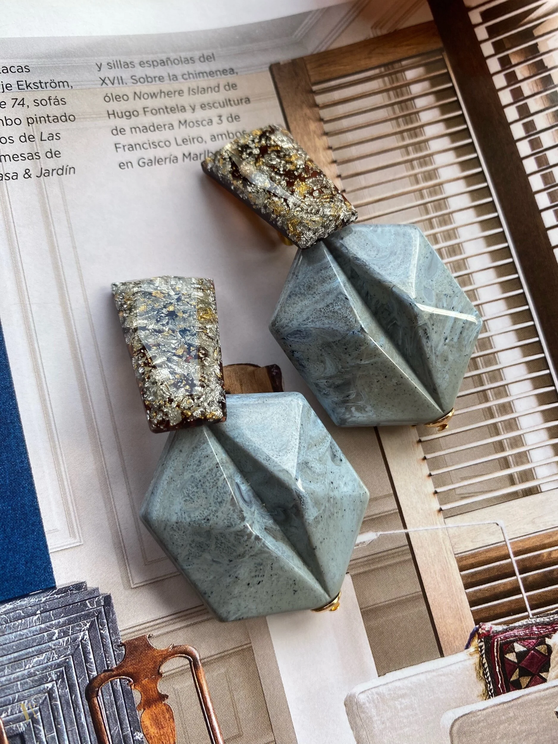 6920100E-A1D6-45CE-908B-54569BB16C3E