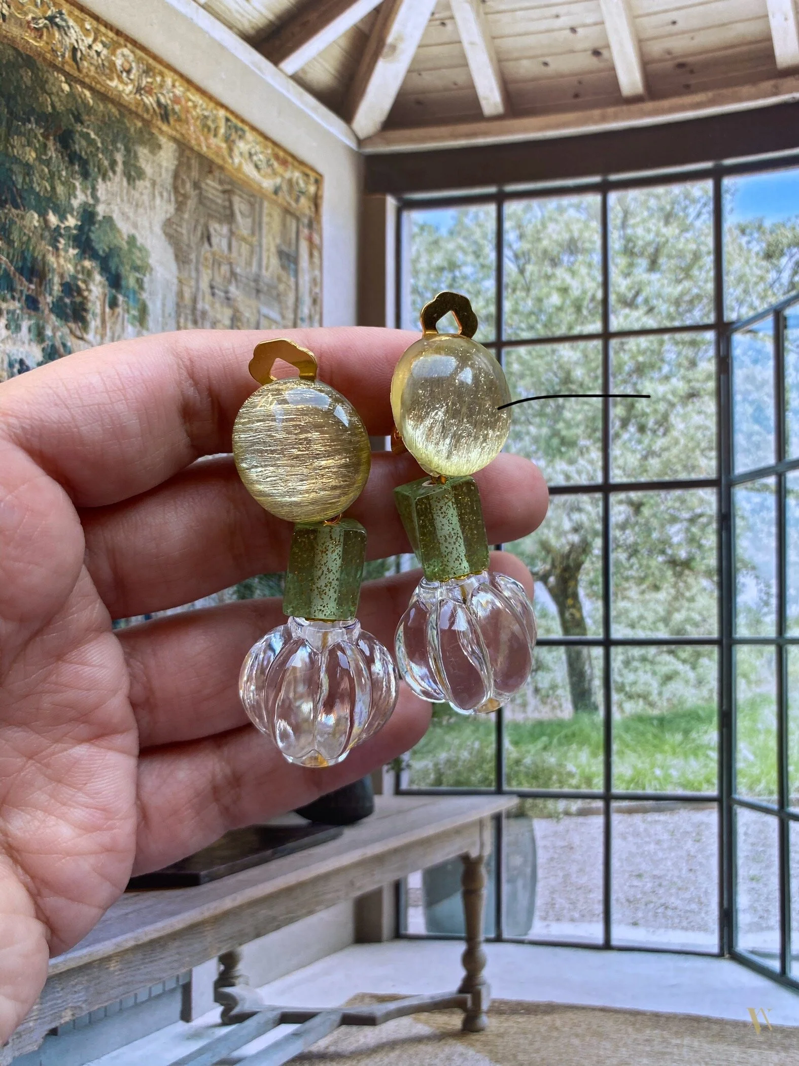 67F85F59-AEFF-47F5-BE5E-6C189321DCB2