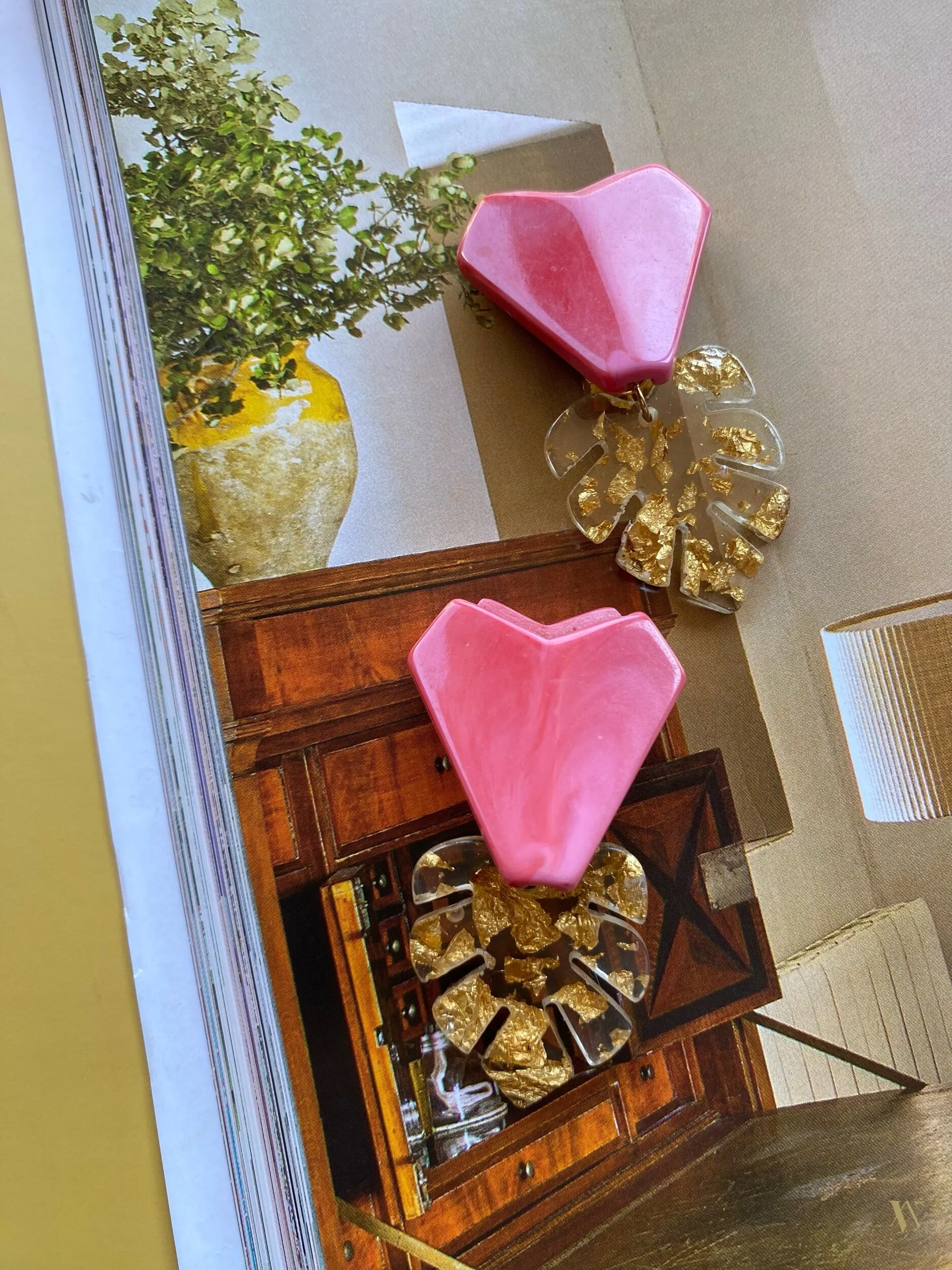 EA306E5D-6624-403C-9BC1-7B9CF74AE2B9