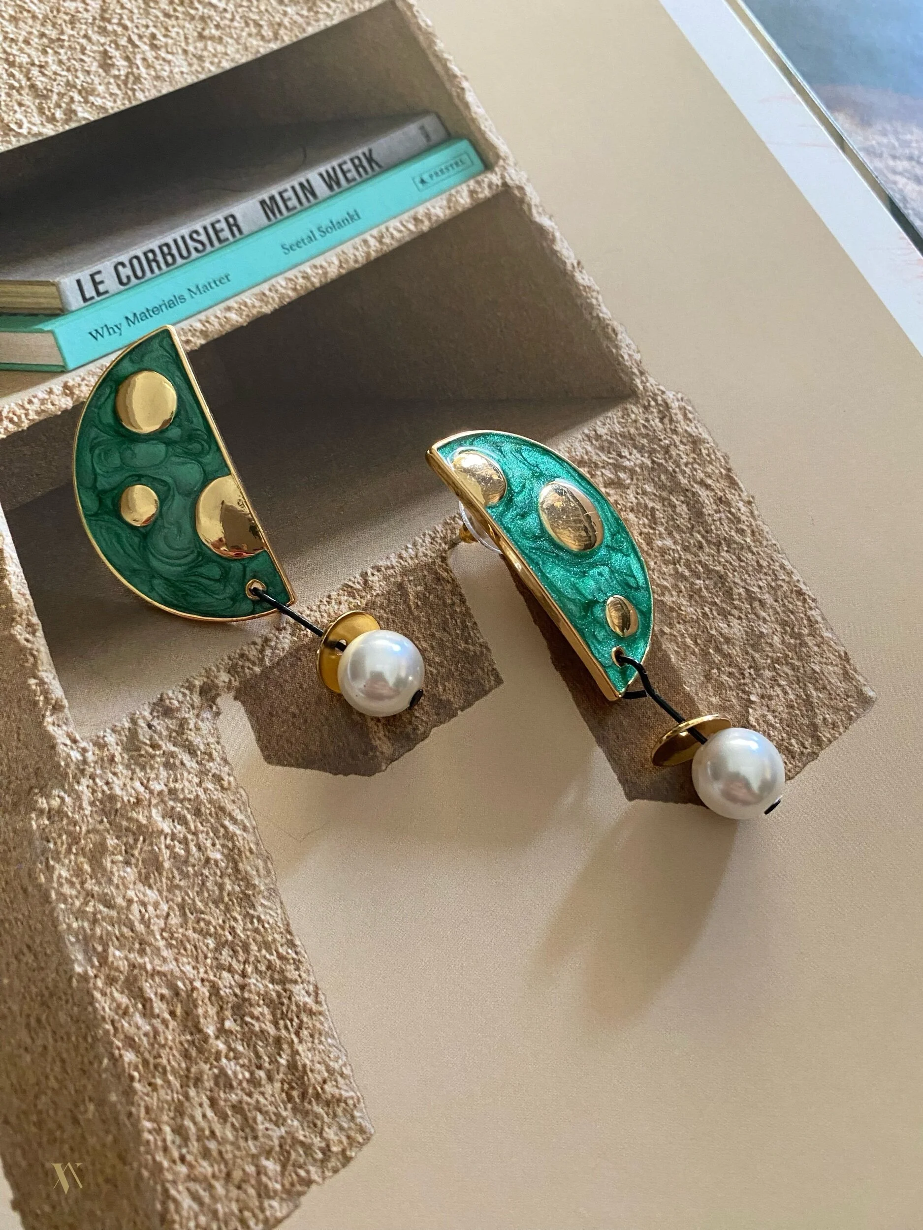 063F4994-4297-42E0-AABA-89C2BE9F0F49