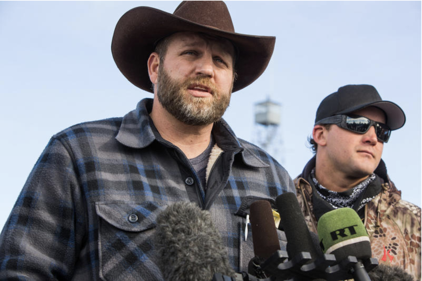 Ammon Bundy talks to media during the Malheur Wildlife Refuge Occupation, 2016./ Mike Albright Photography/ Shutterstock