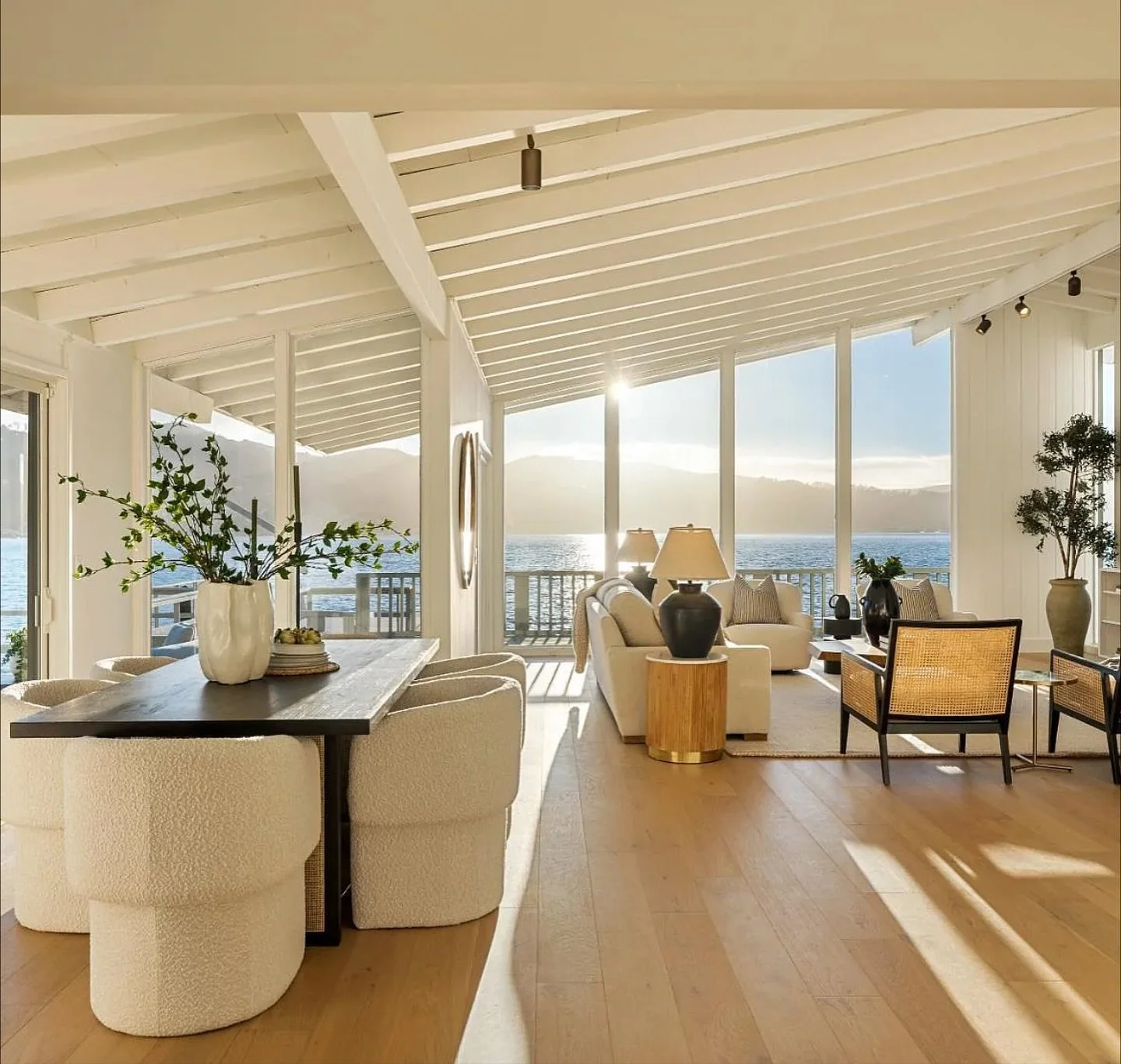 When the Bay is your backyard&hellip;

For this beach-inspired mid-century home, we kept the palette soft and coastal&mdash;layering natural textures, warm woods, and inviting neutrals that echo the shoreline. 

Light-filled, airy, and effortlessly r