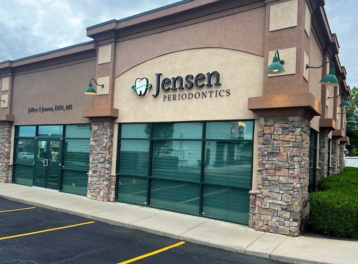 Exterior view of Jensen Periodontics dental office.