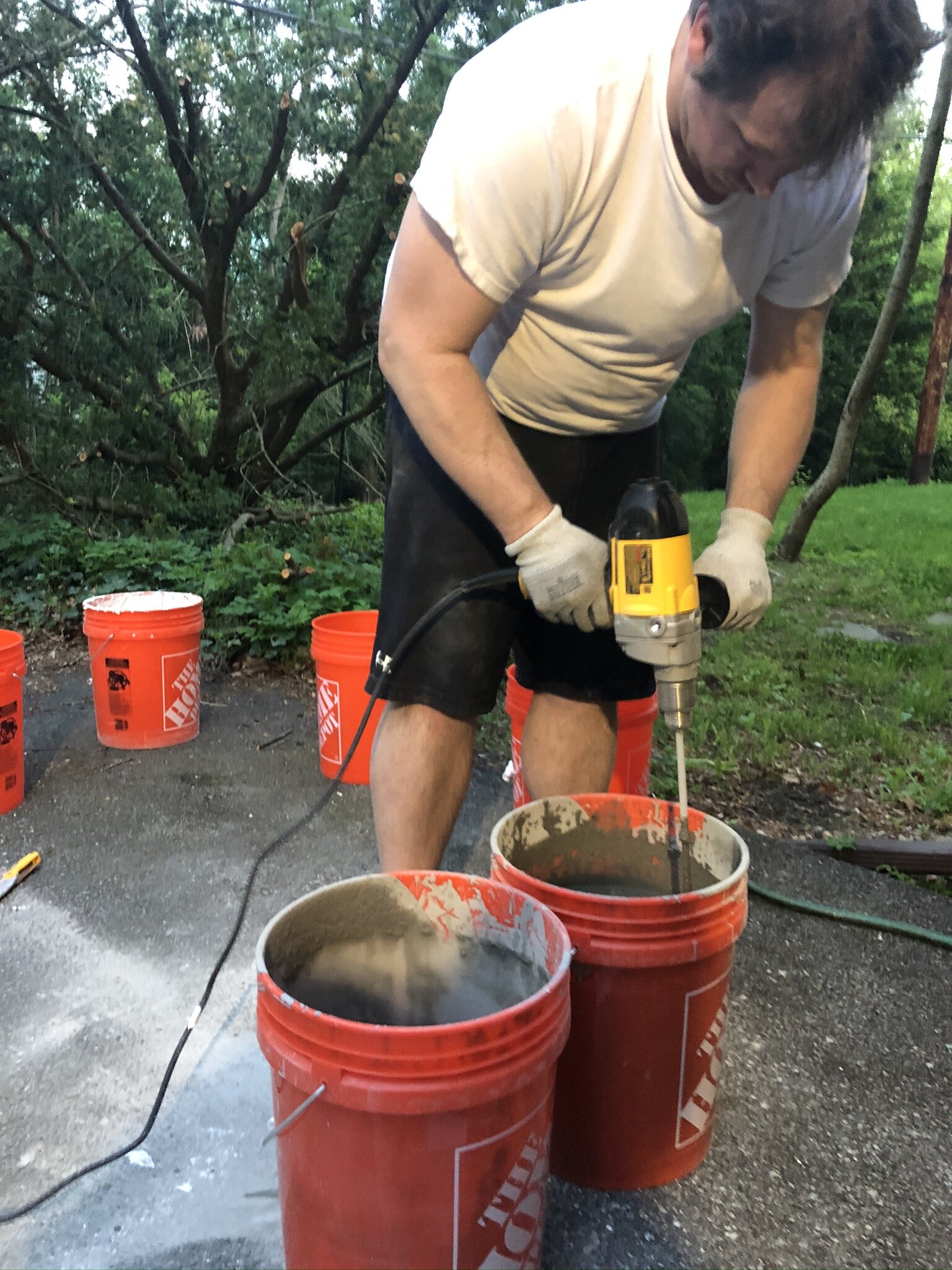 Mixing up self-leveling cement