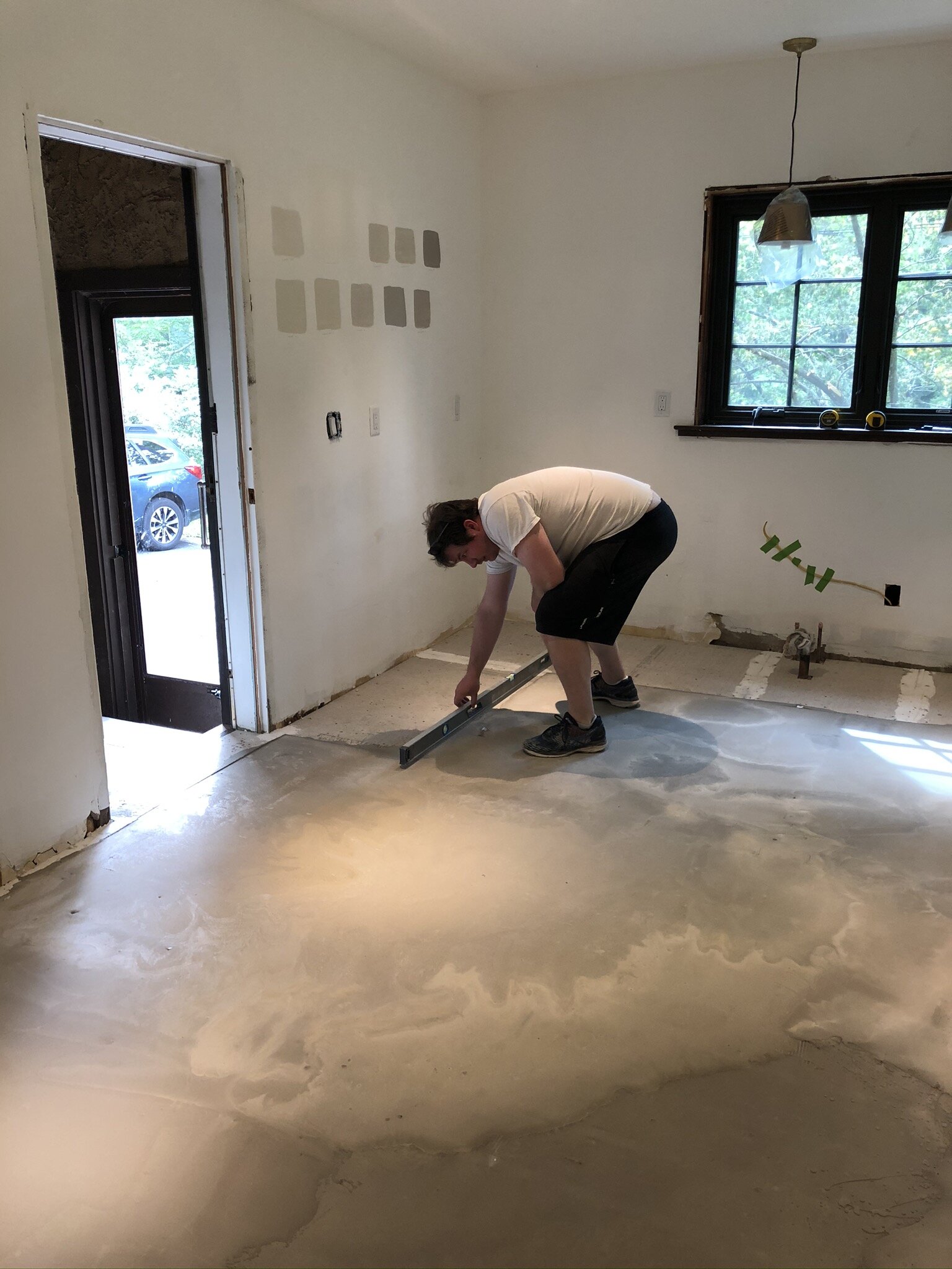 Checking how level cement is