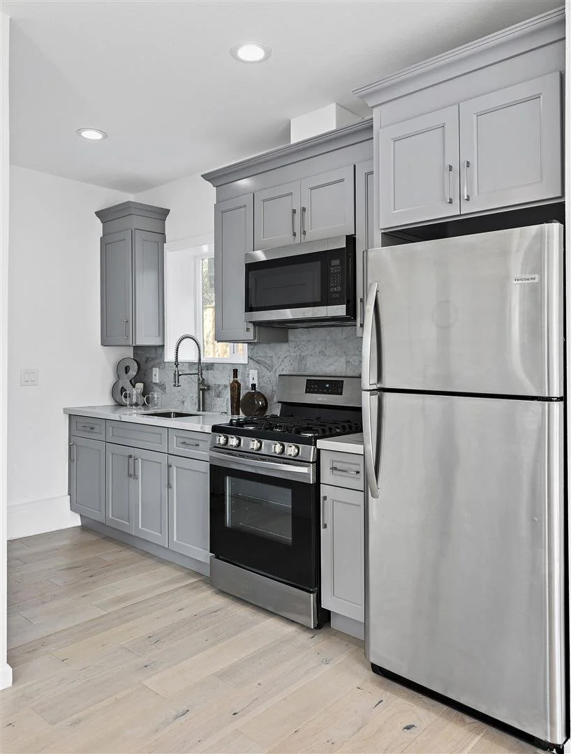 MLS 4174 Fruitvale Ave Oakland090.JPG
