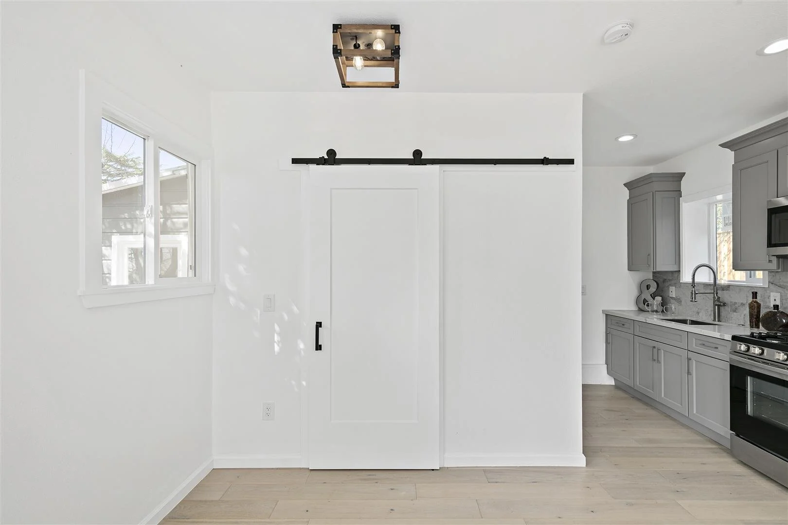 MLS 4174 Fruitvale Ave Oakland087.JPG