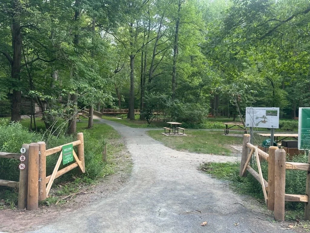 Jones Road Entrance