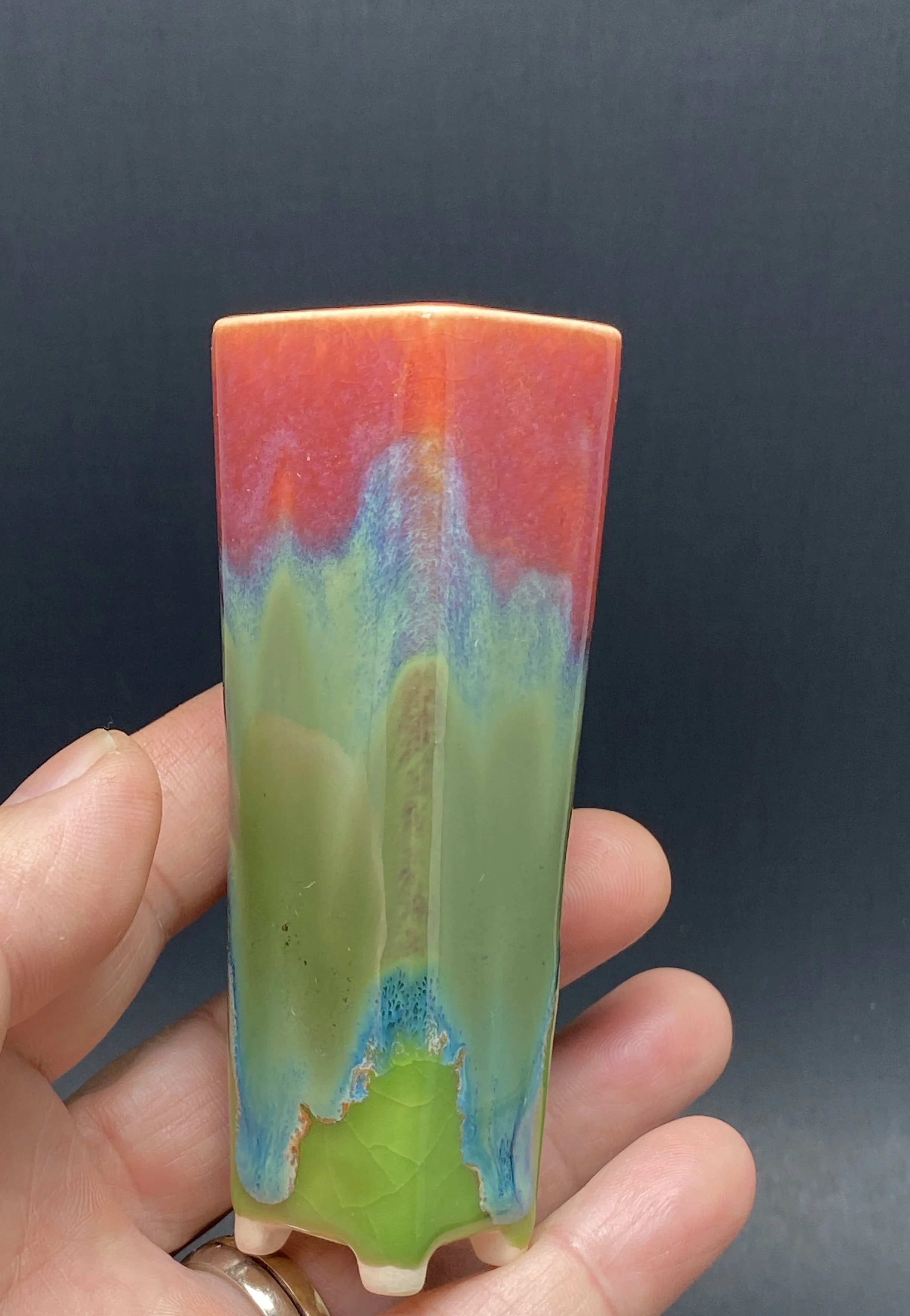 B857EDB5-BA95-4B4F-A308-7C033346D753