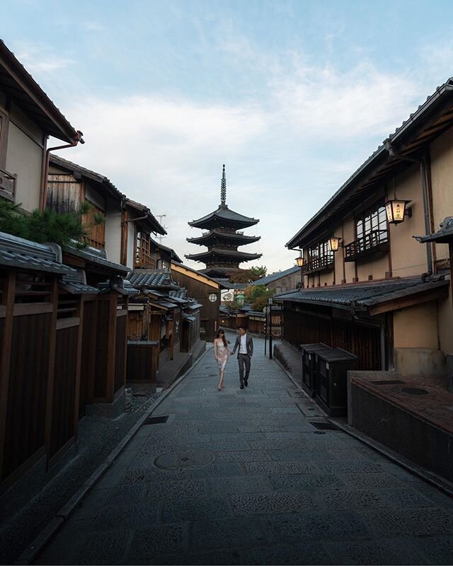 wedding pictures.
.
the street in front of the most famous temple in the gion district in kyoto is also a famous sunrise wedding location for couples from all eastern countries in asia. we saw chinese, south korean and japanese couples waiting to get