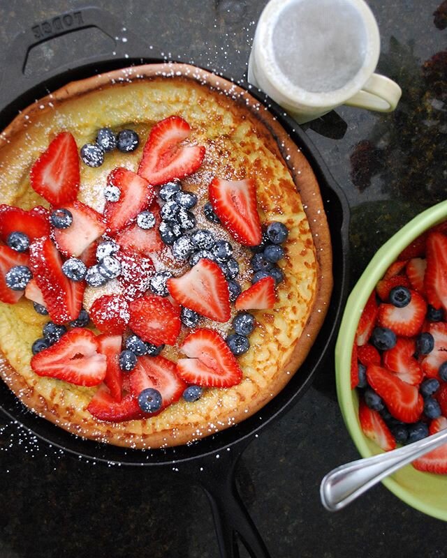 Swipe to assemble your pancake ➡️ 😲 I&rsquo;m back in CT this week and I&rsquo;ve been enjoying all of my mom&rsquo;s cooking. As the saying goes... I got it from my mama. This is the Baby Dutch Pancake she made this morning for breakfast. She uses 