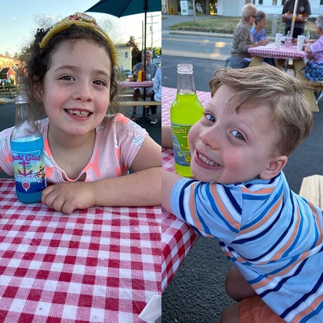 Dinner with the kids @kountrykitchen new Kountry Clam Shack #yachtclubsoda #rifoodfights #eatdrinkri #eatlocal #drinklocal