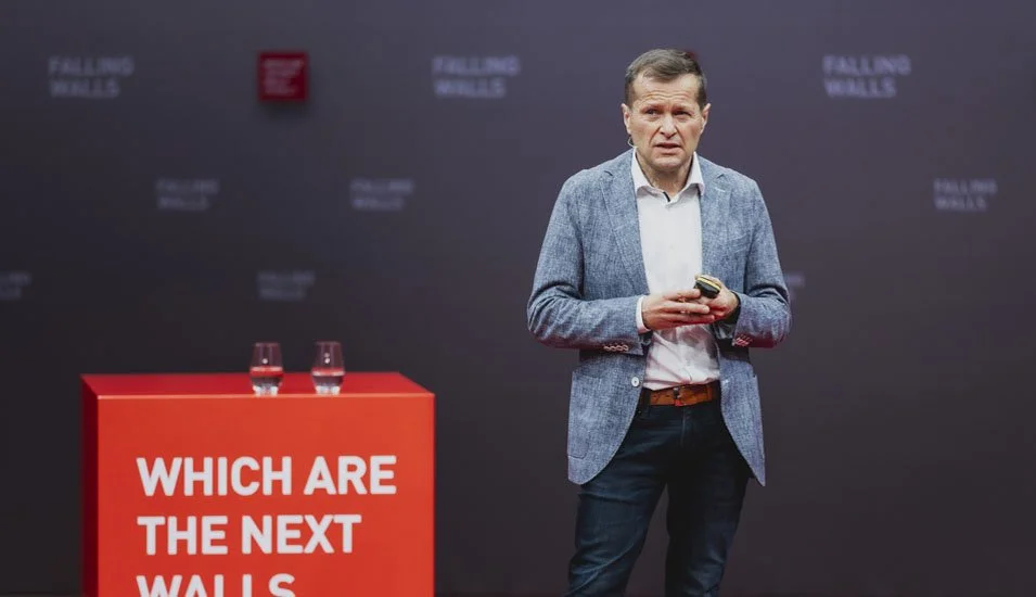 Katharina Finke journalist author