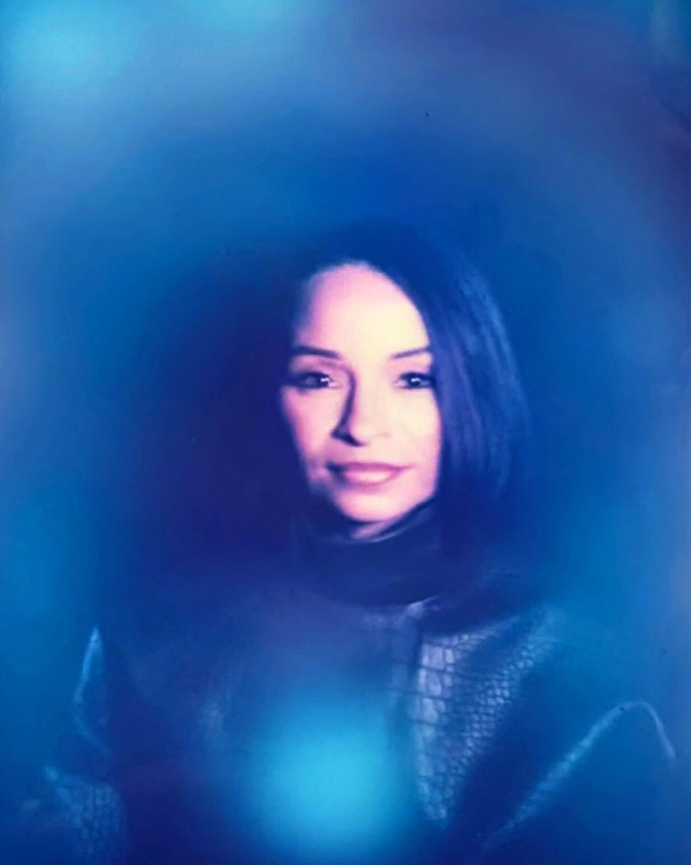 ✨ A cool-blue aura moment worthy of a Real Housewife ✨
Say hello to @saidesilva 
Soft electric blues wrapping around her like intuition in motion &mdash; calm, grounded, and low-key magnetic. This energy says observant, unbothered, and always three s