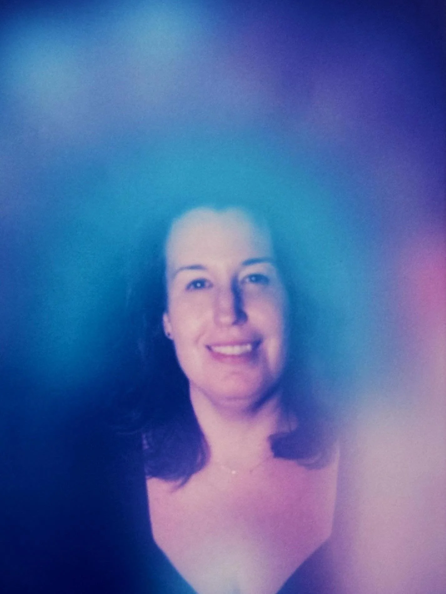 This is your reminder to support small, support local, and support the people pouring their hearts into their work - today we want to feature Robin of @wallacedrygoods 

Wallace Dry Goods is a non-alcoholic bottle shop in Ardmore, PA that is complete