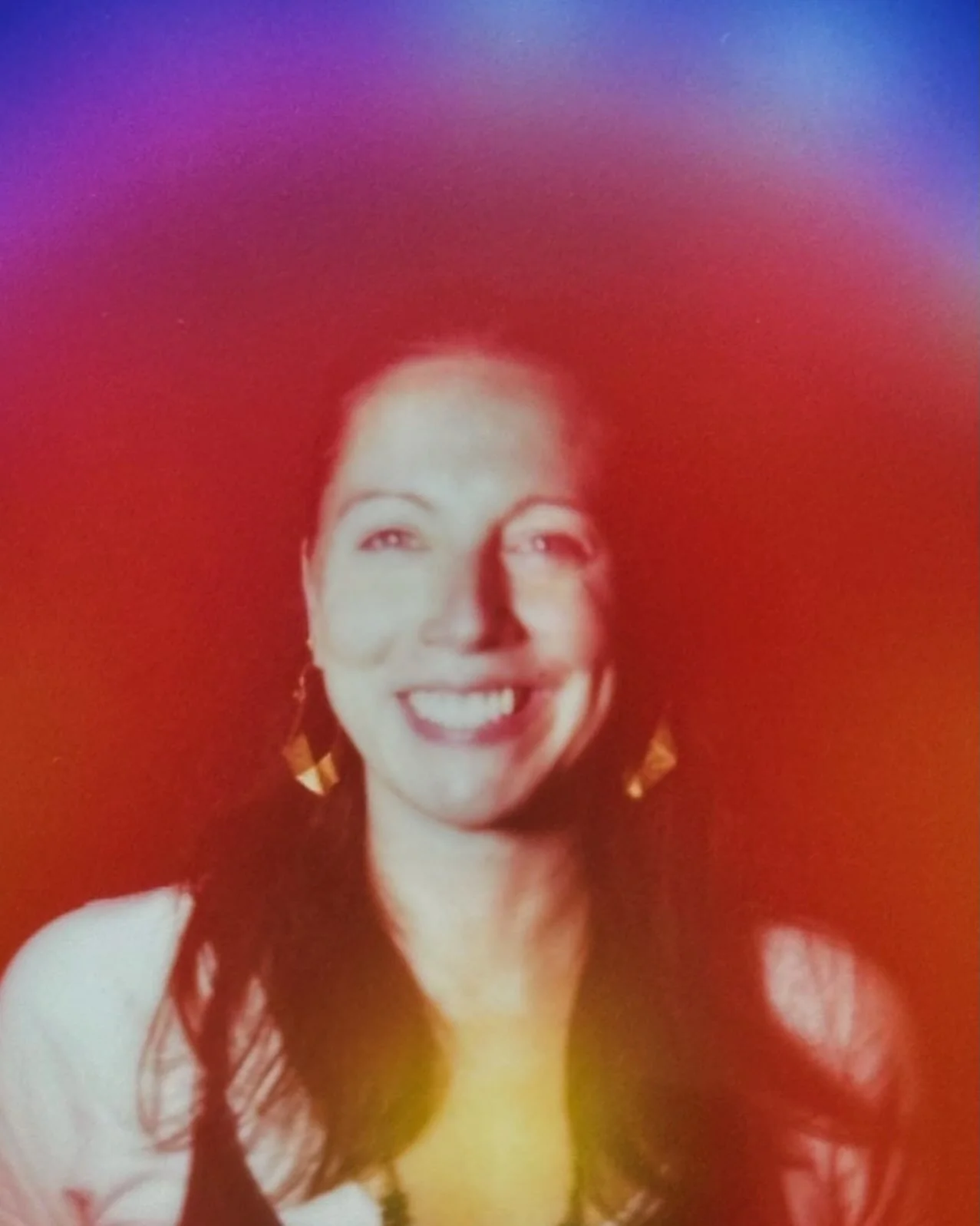 Philadelphia Small Business Shout Out ✨

From the moment you&rsquo;re around Sara, it makes so much sense that she carries a big, vibrant red aura with a pop of magenta. Grounded, powerful, heart-led, and deeply creative&hellip; you can feel it in th