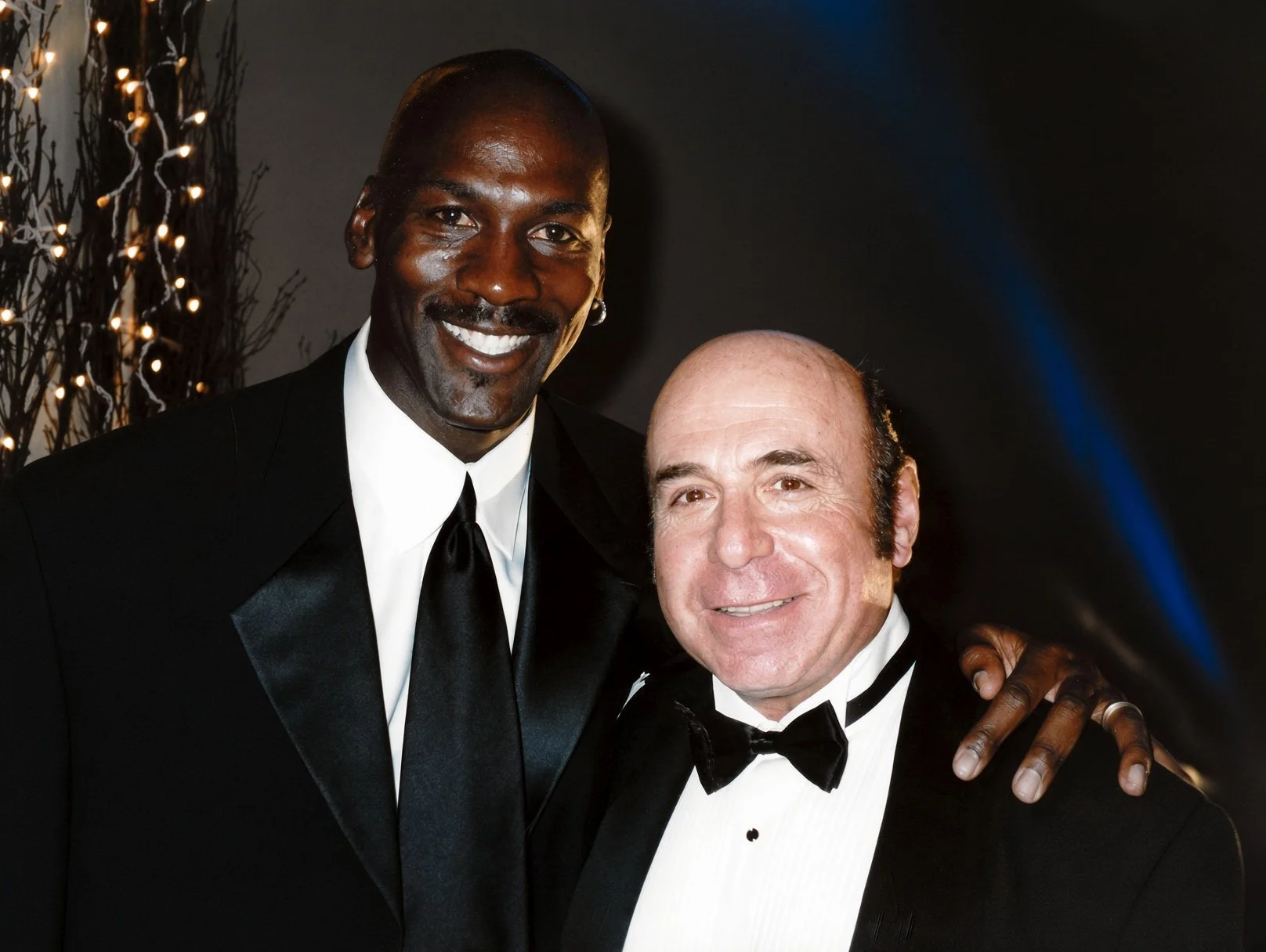 Happy NBA tip-off day! Garo participated in several golf tournaments benefiting the Jimmy V Foundation in the 2000s. When he met Michael Jordan, Michael told him that he had great memories watching Garo and the Dolphins on TV with his dad growing up!
