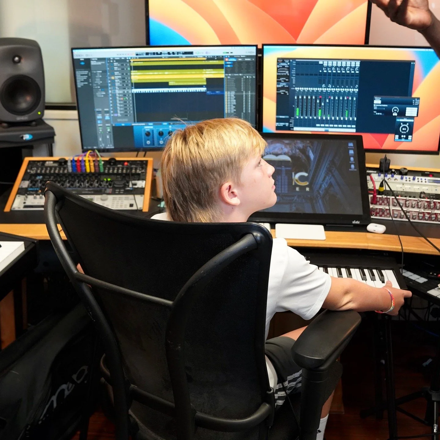 🎶🔥 BIG MOMENT ALERT 🔥🎶
Today, our students leveled ALL the way up. They directed a live musician (@phinestro) in the studio &mdash; giving real-time creative direction &mdash; and then flipped those performances into their own original loops and 