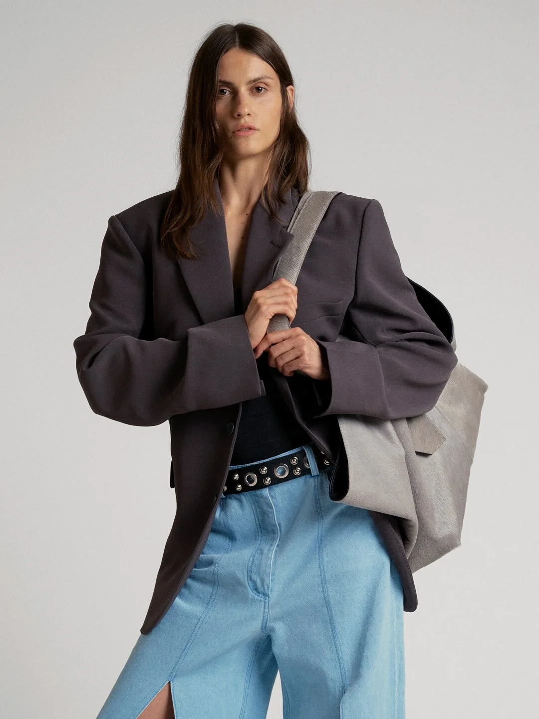 @laformela stepped into a new chapter last year expanding its leadership, returning to Paris Fashion Week, and launching a renewed digital platform with ESSENTIALS 25. The collection builds on the brand&rsquo;s aesthetic integrity and reflects its ev