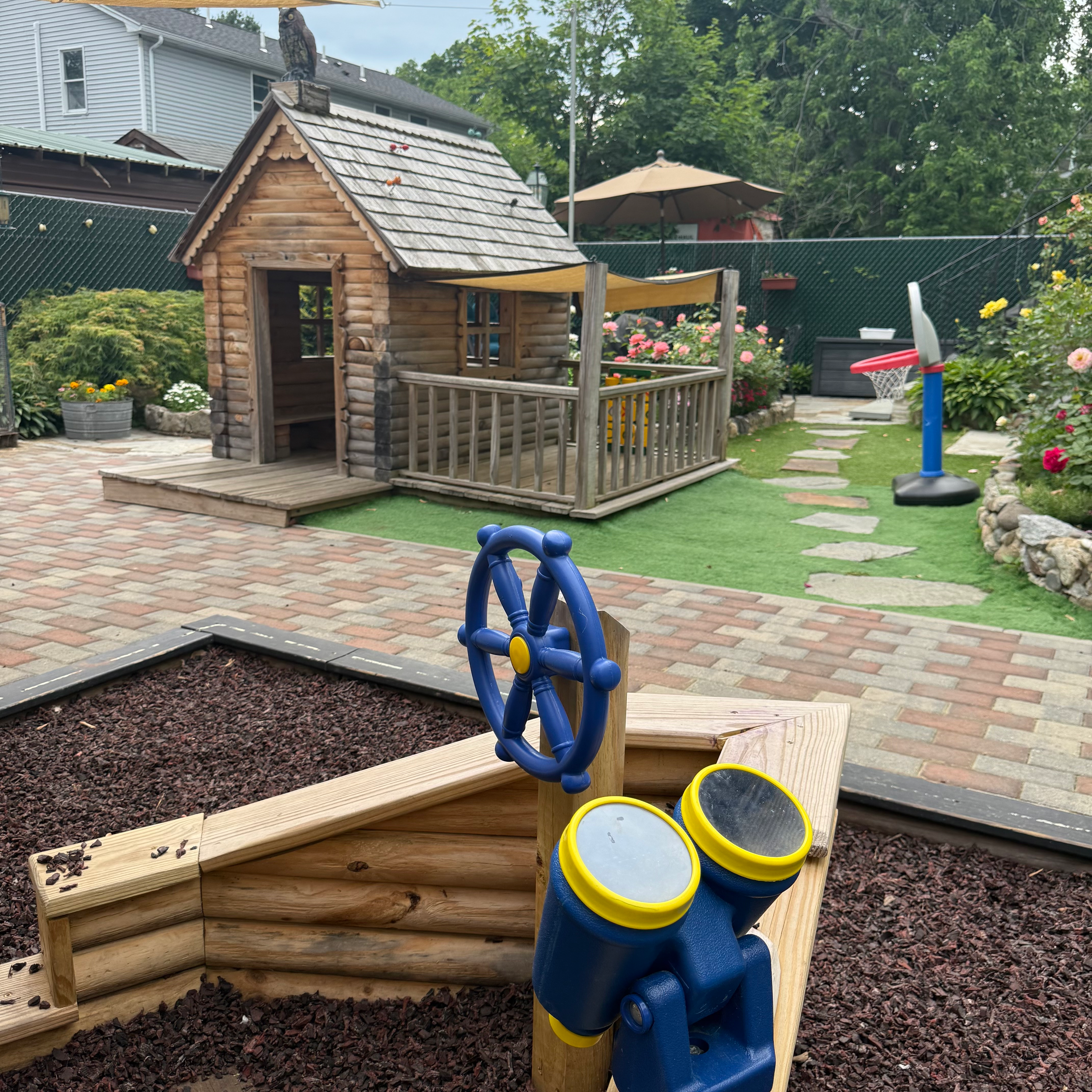 daycare yard.png