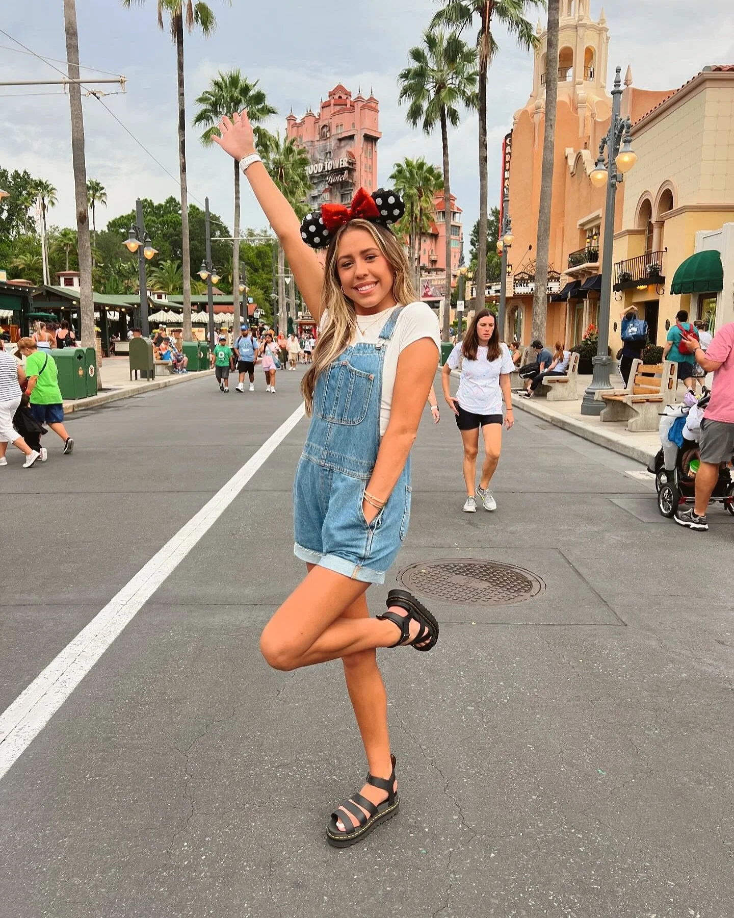 Surf Expo files 🌊 
Kylee and Emily had the opportunity to travel to Orlando, Florida and work Surf Expo. They loved working with their vendor Orginal USA, and that this show had such a beachy vibe. They also had time to explore Orlando after the sh