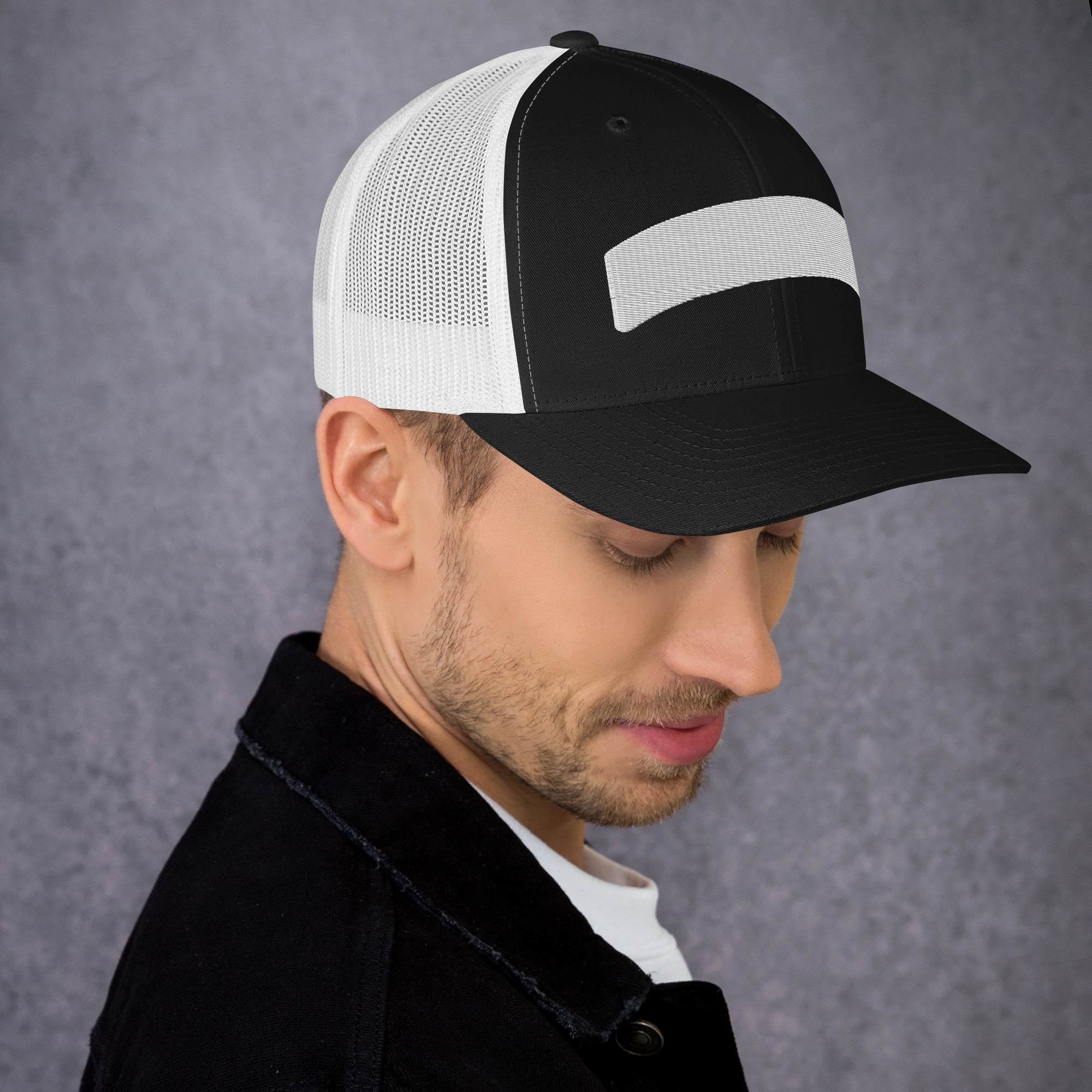 retro-trucker-hat-black-white-right-6a31aef2c889a.jpg