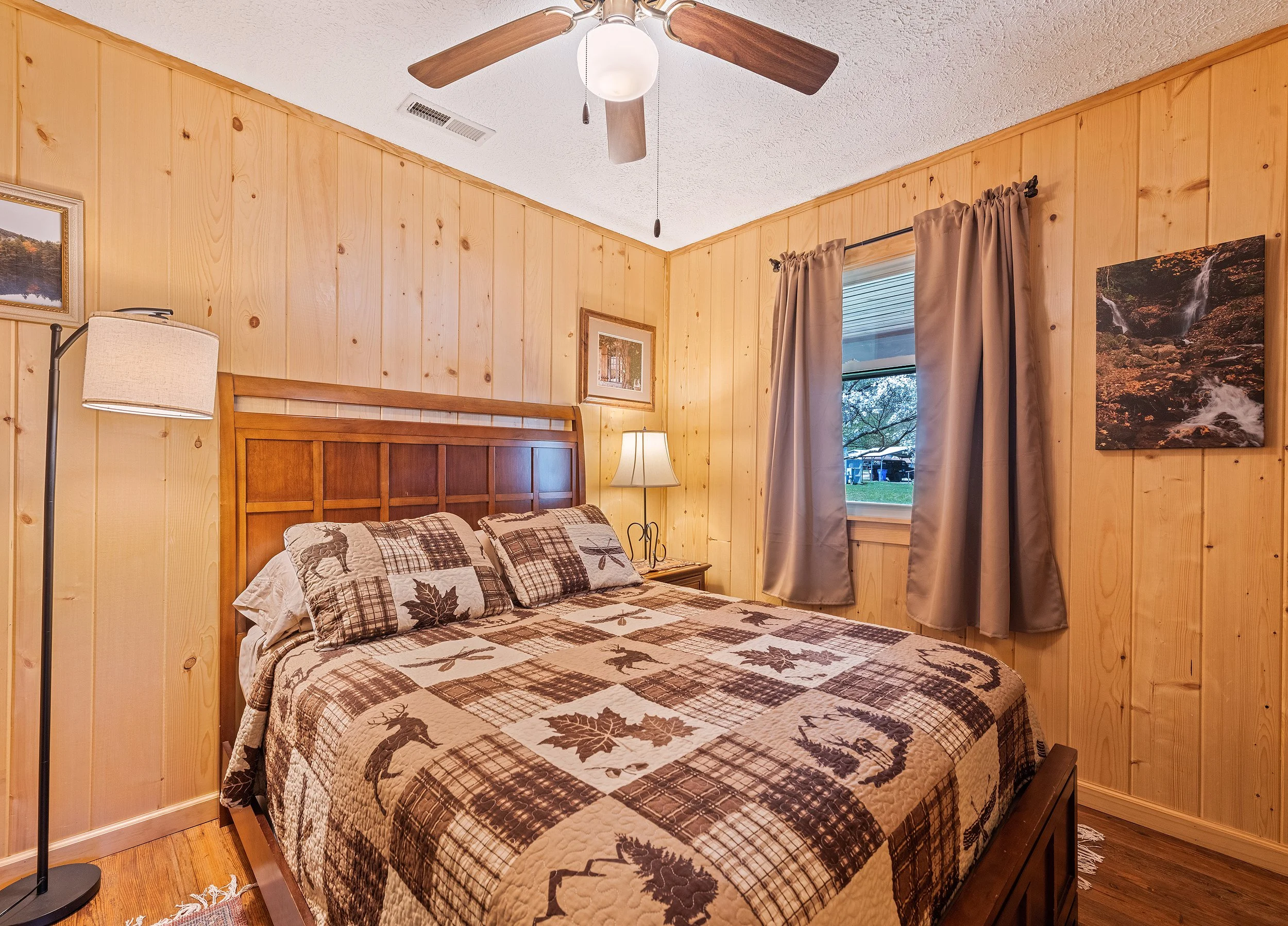 3rd Bedroom with Queen Bed.