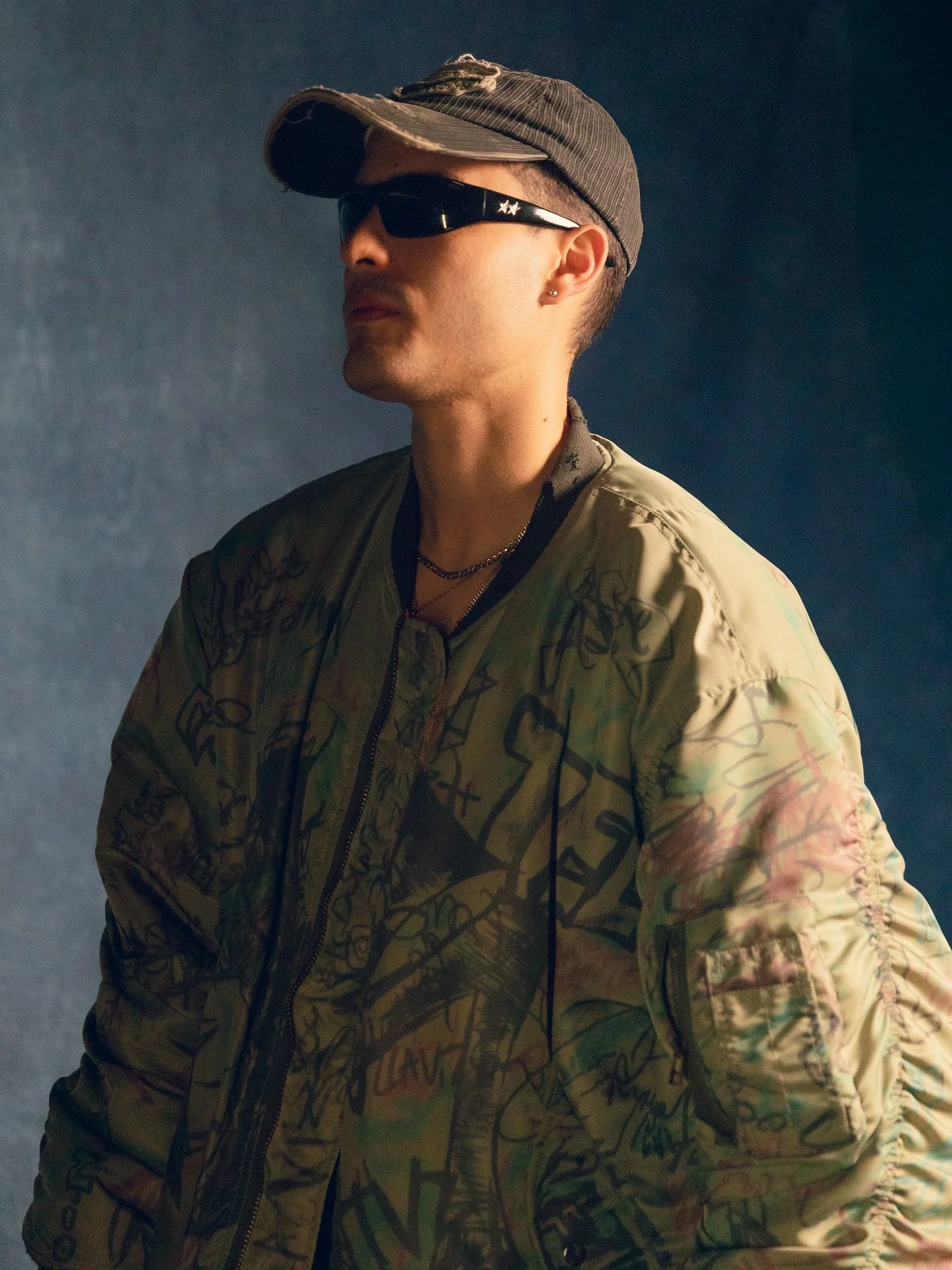 still photography work for &ldquo;les va a doler&rdquo; de @m4gna
Una producci&oacute;n de @nuevenueve_____
Direcci&oacute;n: @opeah_
Productor: @juansebastianrg 
Direcci&oacute;n de fotograf&iacute;a: @lucidoz
1AC: @ariasyadhyr
Steadycam: @mateoparr