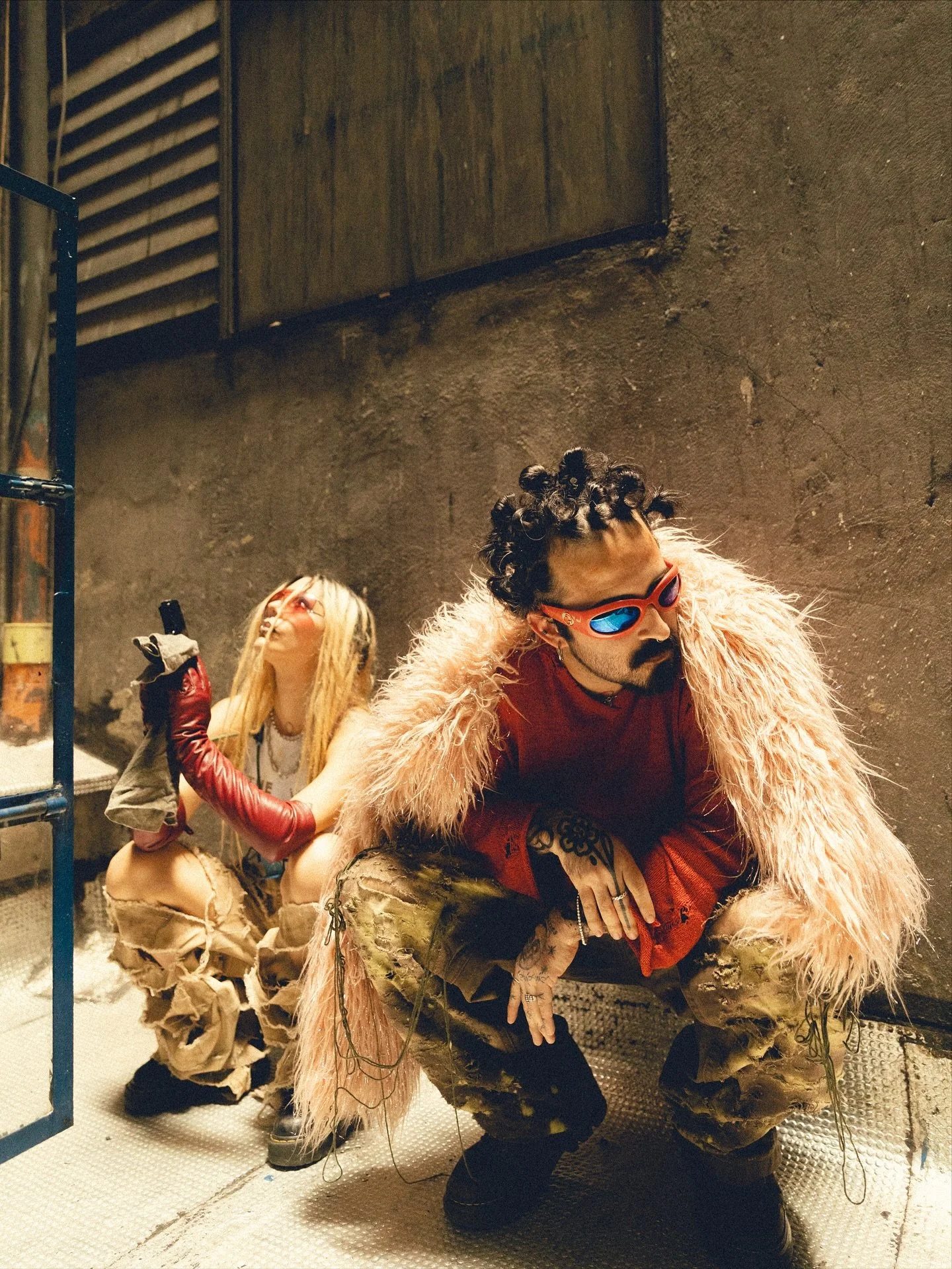 camellis de foto fija para &ldquo;Lo M&aacute;s Probable&rdquo; un sencillo de @thevirginiavalley @pamelov &amp; @maargaro 
 
dir: @mccallefilm @jaszdirector 
prod: @unoxuno 
casa creativa: @hibrido.film 
prod. campo: @alejamanga 
prod. ejecutiva: @t