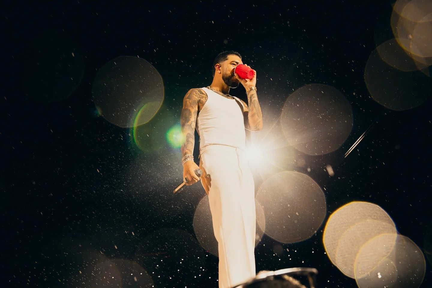 @ryancastrro en su primer atanasio 💌 
gracias gracias gracias @breakfast_live @mao.in @felipe_babilonia y a todo el team! y obvio tambi&eacute;n gracias a todas las personas que trabajaron para que todo saliera tan chimba como sali&oacute;✨ aprendo 