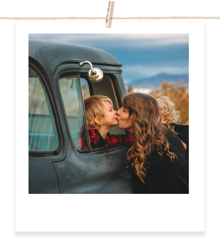 fall truck kisses.png