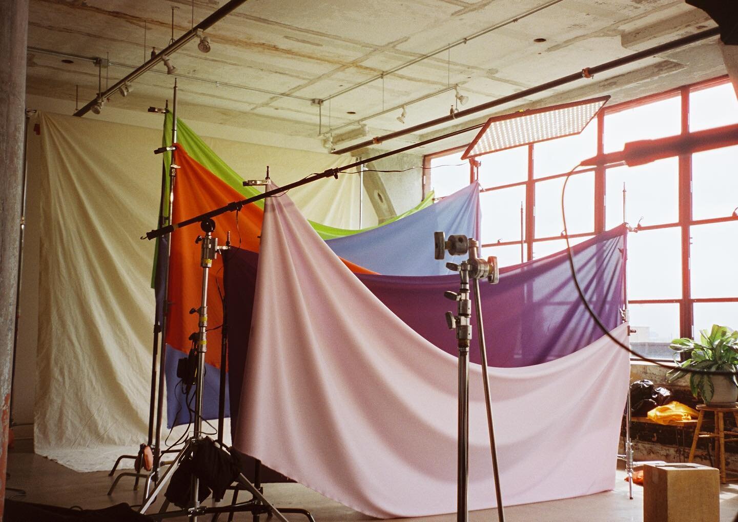 Some BTS and images from the S/S @thesedaysmag Artists to Watch photoshoot at the studio