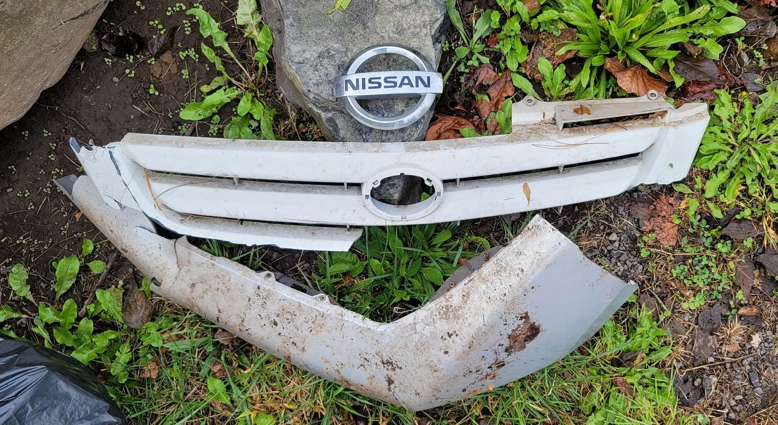 river cleanup car parts October 2021.jpg