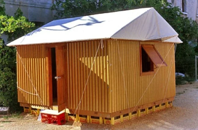 ShigeruBanEarthquakeHouse.png
