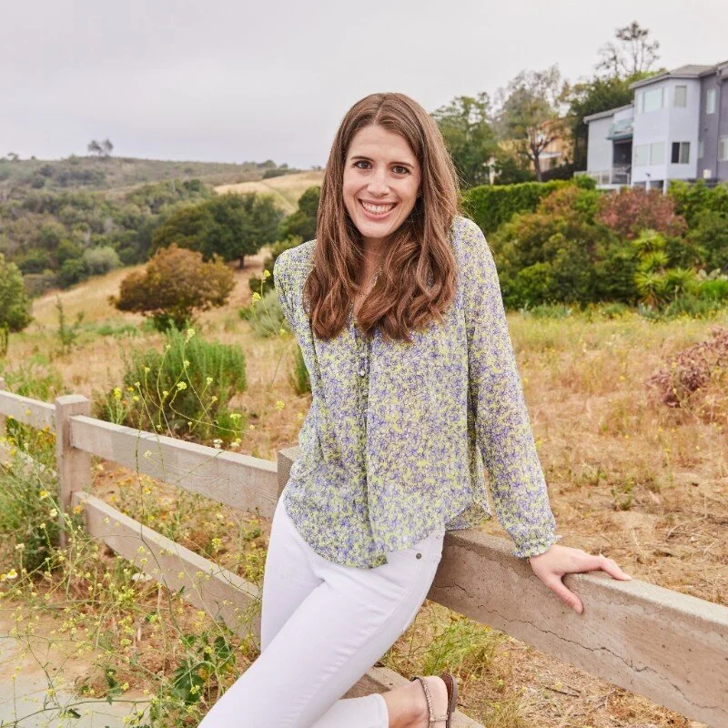 Lauren R. I Associate Director, Los Angeles, CA