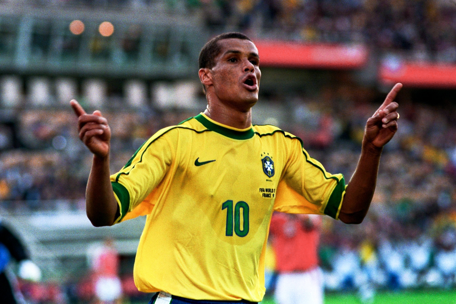 Rivaldo celebrating for the Seleção