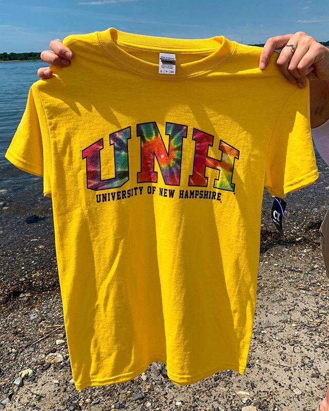 Summer has arrived! Kicking off the first day with fun bright colors🌞🌊