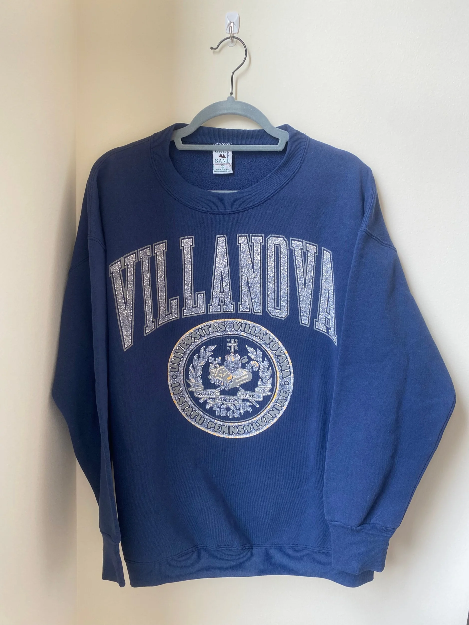 Villanova Worn Crest Crewneck — vintageU