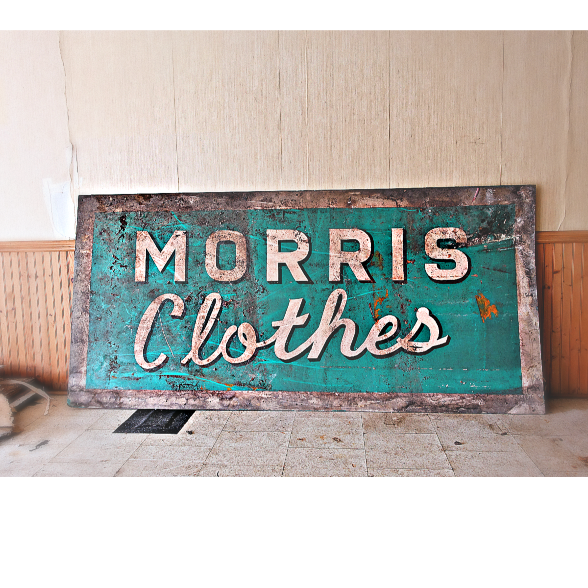 morris clothing sign  edit.png