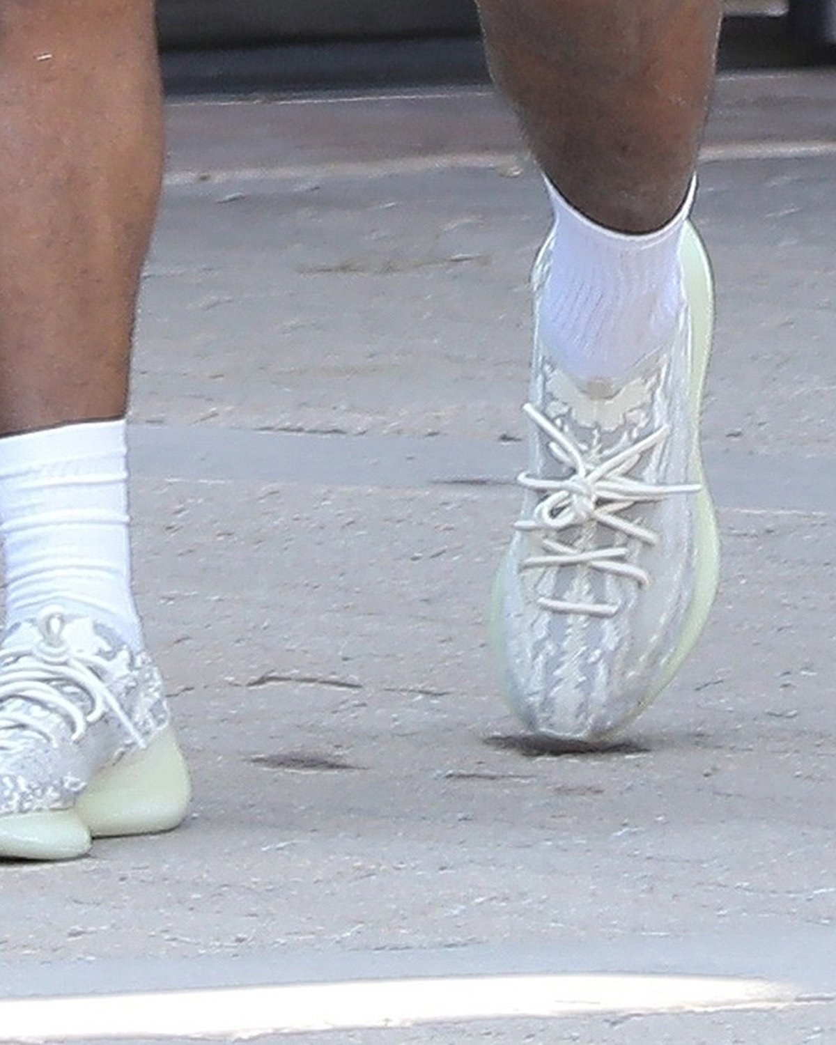 Yeezy-350-V2.jpg