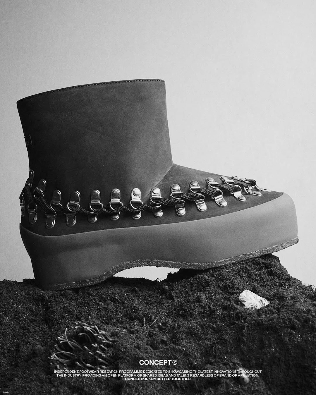 BLUE MARBLE &ldquo;Odyssey&rdquo; Boot 

@bluemarbleparis 
#conceptkicks